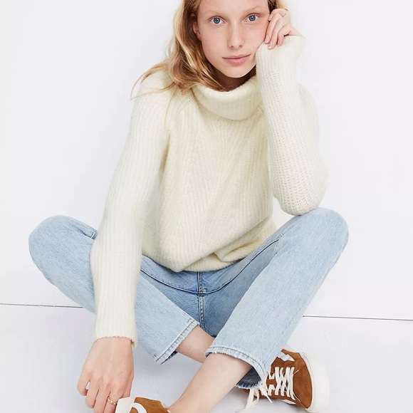 EUC - Mercer Turtleneck Sweater in Coziest Yarn, Small - Picture 1 of 4